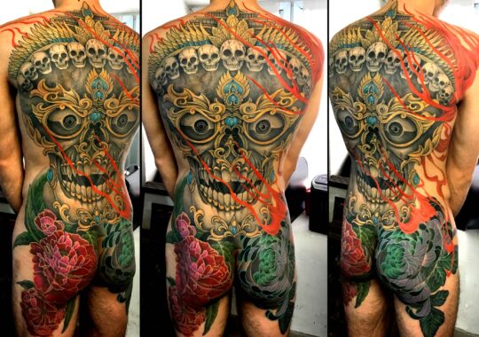 Tatouage japonais full dos de tête de mort