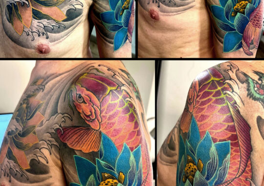 Tatouage japonais de vague et de carpe koi