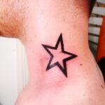 Petit tatouage d'étoile