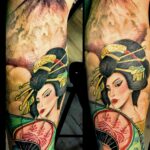 Tatouage de visage de femme asiatique