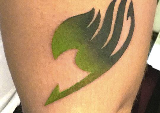 Petit tatouage coloré réalisé à Aix-en-Provence