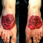 Tatouage rose rouge