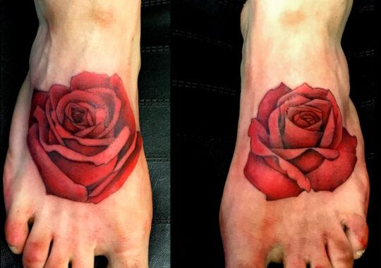 Tatouage rose rouge