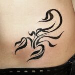 Petit tatouage tribal scorpion réalisé à Aix-en-Provence