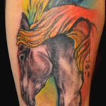 Tatouage cheval coloré