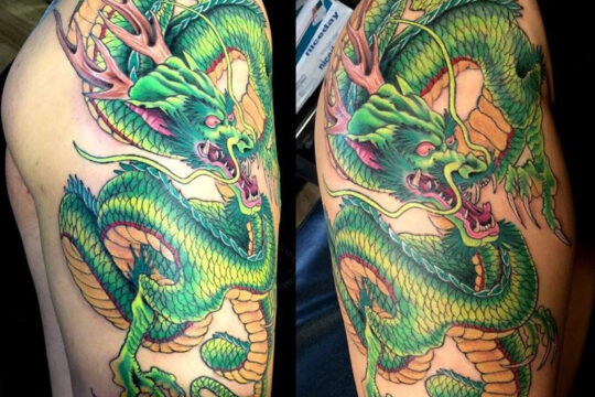 Tatouage japonais coloré de dragon