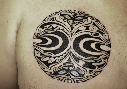 Tatouage maori réalisé par un tatoueur réalisé à Aix-en-Provence