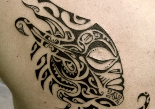 Tatouage maori réalisé par un tatoueur à Aix-en-Provence