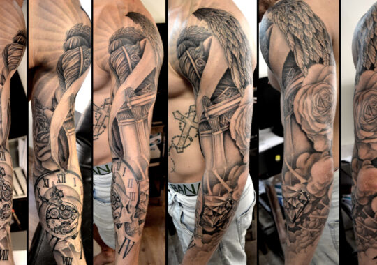 Tatouage réaliste d'ange et de rose